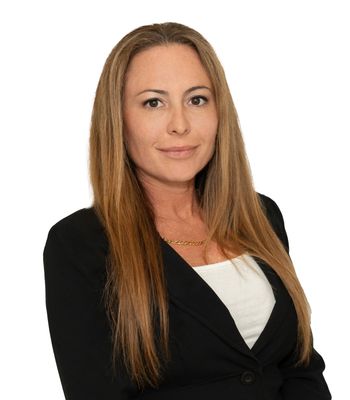 Portrait of Rebecka Calhoon, REALTOR®.